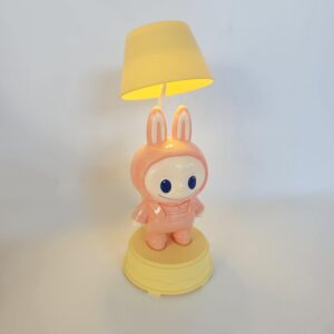 Lampara Labubu 3 tonos de Luz - Imagen 1